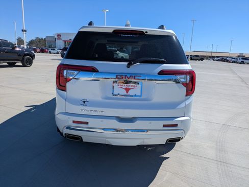 Used 2022 GMC Acadia Denali w/ Denali Ultimate Package image 6