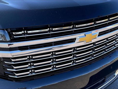 Used 2024 Chevrolet Tahoe Premier AWD/4WD image 34