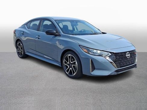 Used 2024 Nissan Sentra SR image 3