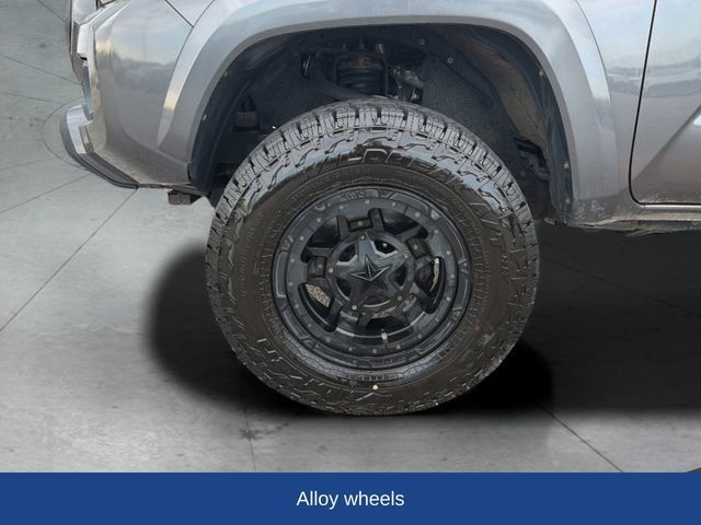 Used 2018 Toyota Tacoma SR5 AWD/4WD image 27