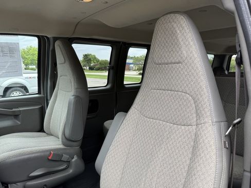Used 2022 Chevrolet Express 3500 LS image 10