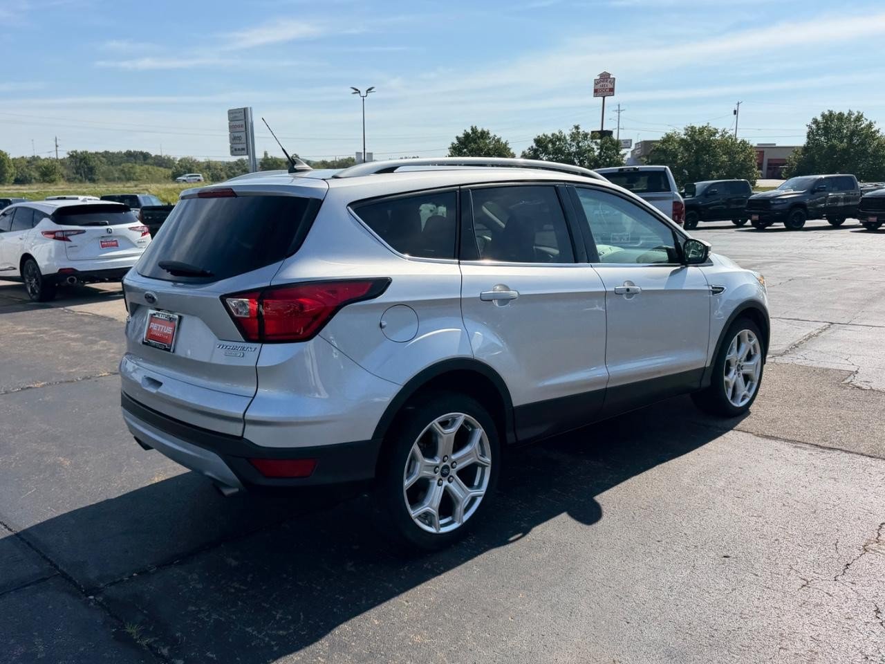 Used 2019 Ford Escape Titanium FWD image 4