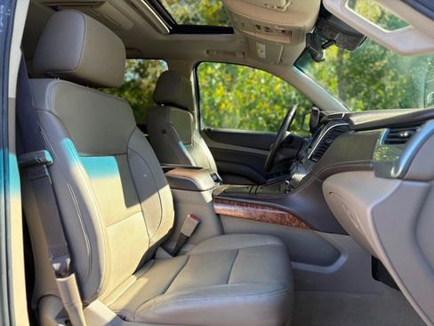 Used 2018 Chevrolet Suburban Premier image 27