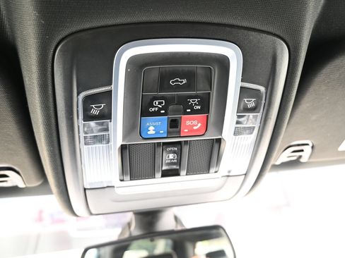 Used 2019 RAM 1500 Laramie RWD image 26
