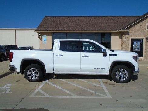 Used 2025 GMC Sierra 1500 SLT image 5