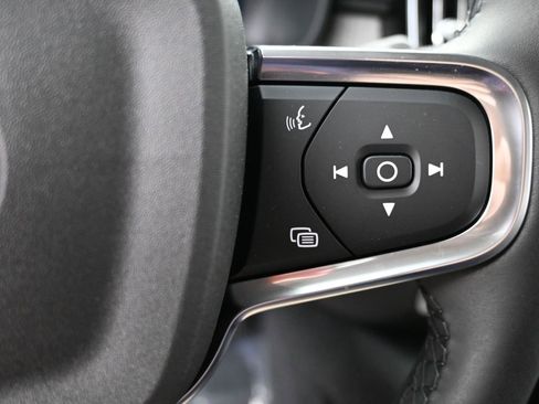 New 2025 Volvo XC40 B5 Core w/ Protection Package Premier image 18