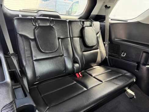 Used 2023 Ford Explorer Limited image 14