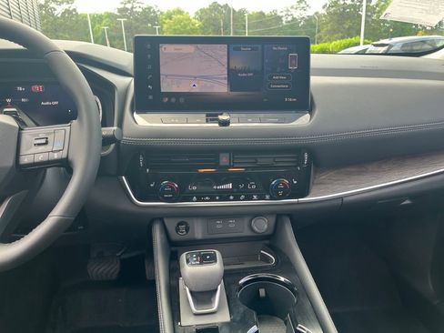 New 2026 Nissan Rogue Platinum AWD/4WD image 18