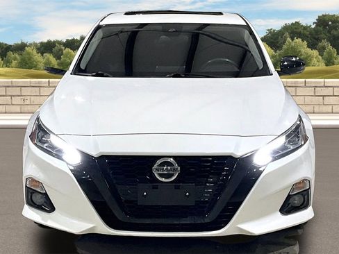 Used 2022 Nissan Altima 2.5 SR w/ Midnight Edition Package image 3