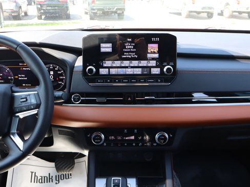 Used 2023 Mitsubishi Outlander SEL AWD/4WD image 11