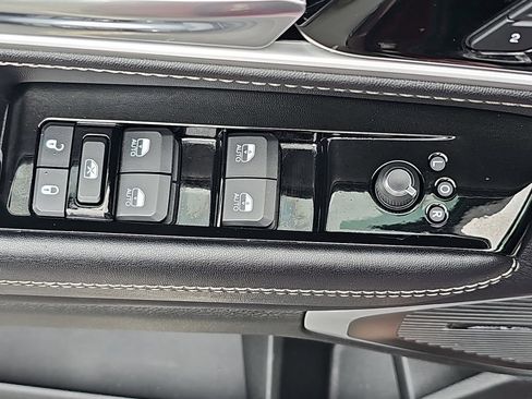 Used 2022 Jeep Wagoneer Series III w/ Flexible Seating Group AWD/4WD image 28