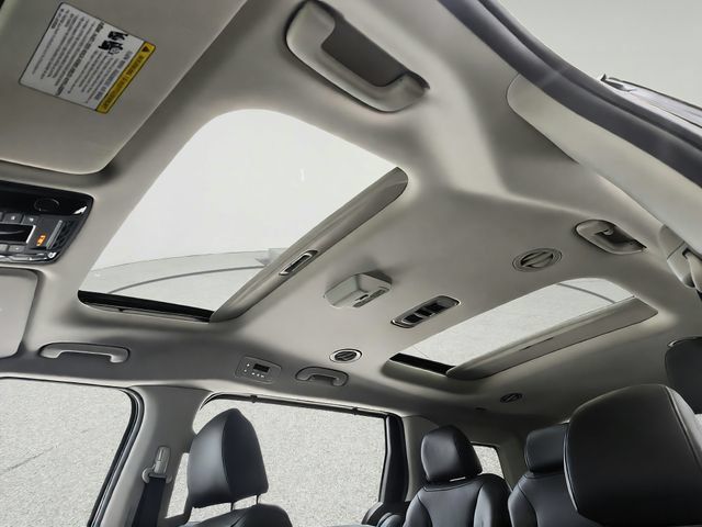Certified 2026 Kia Carnival SX w/ SX Dark Edition Package FWD image 13