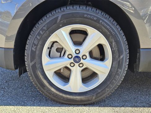 Used 2022 Ford Edge SE image 29