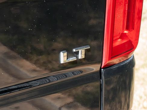 Used 2023 Chevrolet Silverado 1500 LT Trail Boss w/ LT Trail Boss Premium Package AWD/4WD image 9