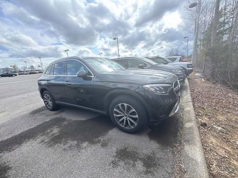 Used 2024 Mercedes-Benz GLC 300 image 3