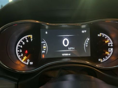 Used 2020 Jeep Grand Cherokee Limited w/ Luxury Group II image 3