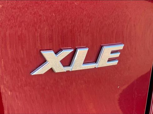 Used 2024 Toyota RAV4 XLE w/ Convenience Package FWD image 10