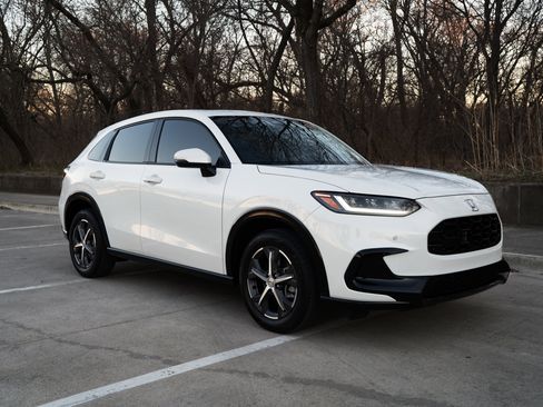 Used 2024 Honda HR-V EX-L image 2