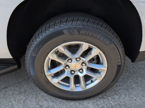 New 2026 Chevrolet Suburban LS image 3