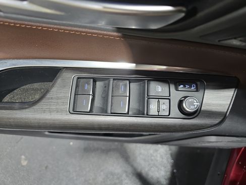Used 2021 Toyota Venza XLE w/ Softex Package AWD/4WD image 27
