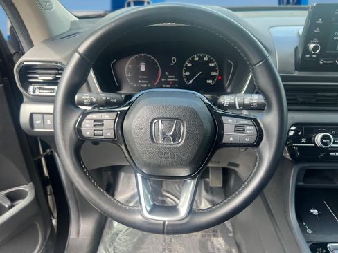 Used 2024 Honda Pilot Touring image 15