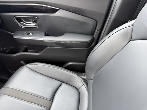 Used 2025 Honda Pilot EX-L image 29