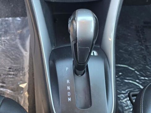 Used 2022 Chevrolet Trax LT w/ LT Convenience Package image 20