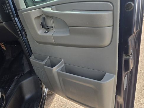 Used 2010 Chevrolet Express 3500 LT w/ LT Preferred Equipment Group RWD image 23