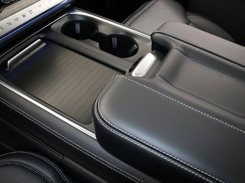 New 2025 Ford Expedition Max Platinum w/ Driver's Package image 24