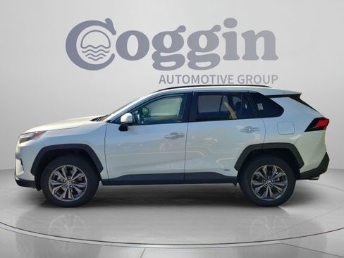 Certified 2022 Toyota RAV4 Limited AWD/4WD image 3
