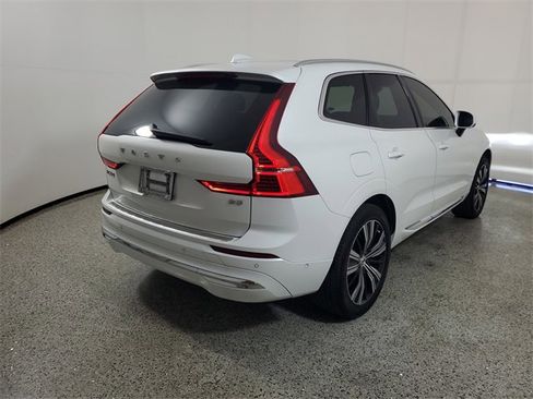 Used 2023 Volvo XC60 B5 Plus w/ Protection Package Premier image 4