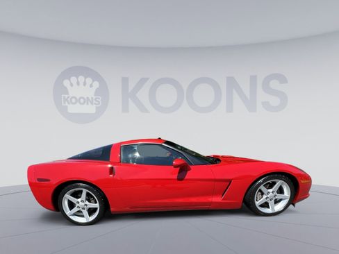 Used 2005 Chevrolet Corvette Coupe w/ Preferred Equipment Group RWD image 8