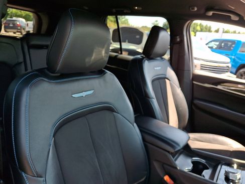 Used 2024 Jeep Grand Cherokee Trailhawk AWD/4WD image 13