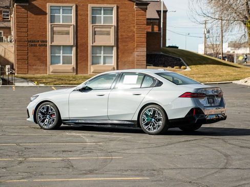 Used 2025 BMW i5 xDrive40 w/ M Sport Package image 7