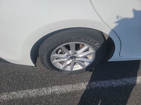 Used 2025 Toyota Camry LE image 7