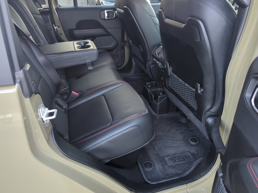 Used 2025 Jeep Gladiator Rubicon w/ Convenience Group AWD/4WD image 43