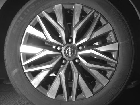 Used 2025 Nissan Altima 2.5 SV FWD image 13
