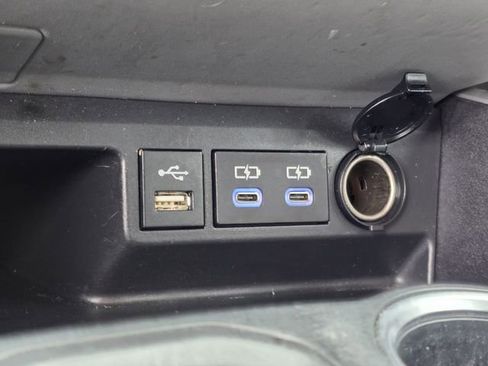 Used 2022 Toyota Highlander XLE image 21