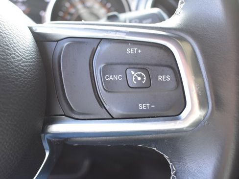 Used 2018 Jeep Wrangler Unlimited Sahara image 20