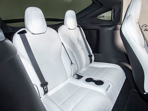 Used 2022 Tesla Model X Plaid image 20