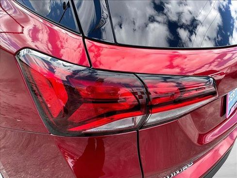 Used 2023 Chevrolet Equinox LT image 28