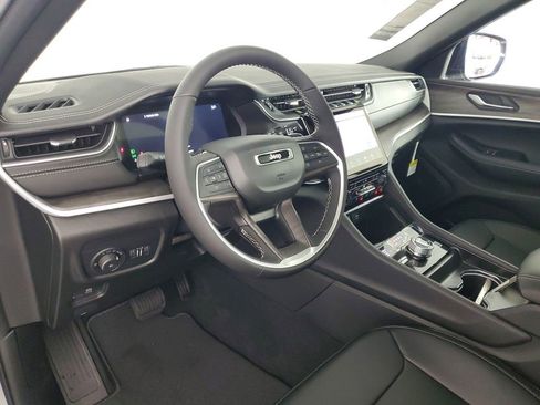 New 2025 Jeep Grand Cherokee L Limited image 11