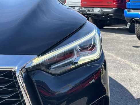 Used 2020 INFINITI QX50 Luxe w/ Navigation Package FWD image 9