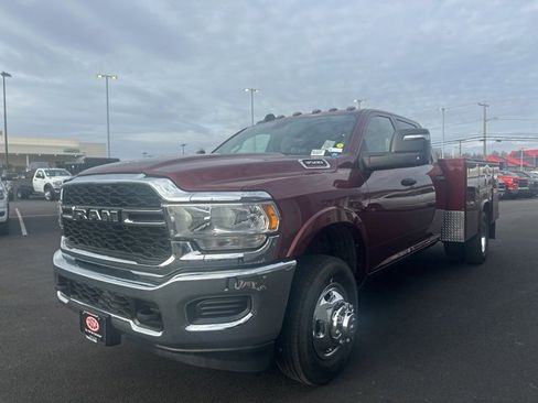 New 2023 RAM 3500 Tradesman w/ Chrome Appearance Group image 2