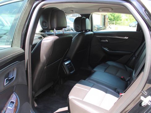 Used 2014 Chevrolet Impala LT w/ Convenience Package FWD image 24