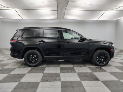 New 2026 Jeep Grand Cherokee L 4WD image 13