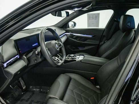 Used 2024 BMW 540i xDrive w/ M Sport Package AWD/4WD image 17