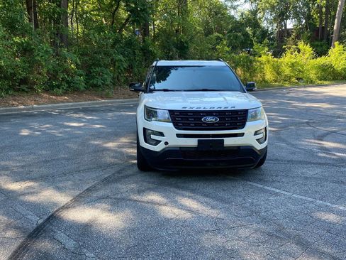 Used 2016 Ford Explorer Sport w/ Equipment Group 401A AWD/4WD image 2