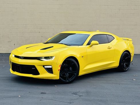 Used 2017 Chevrolet Camaro SS image 4