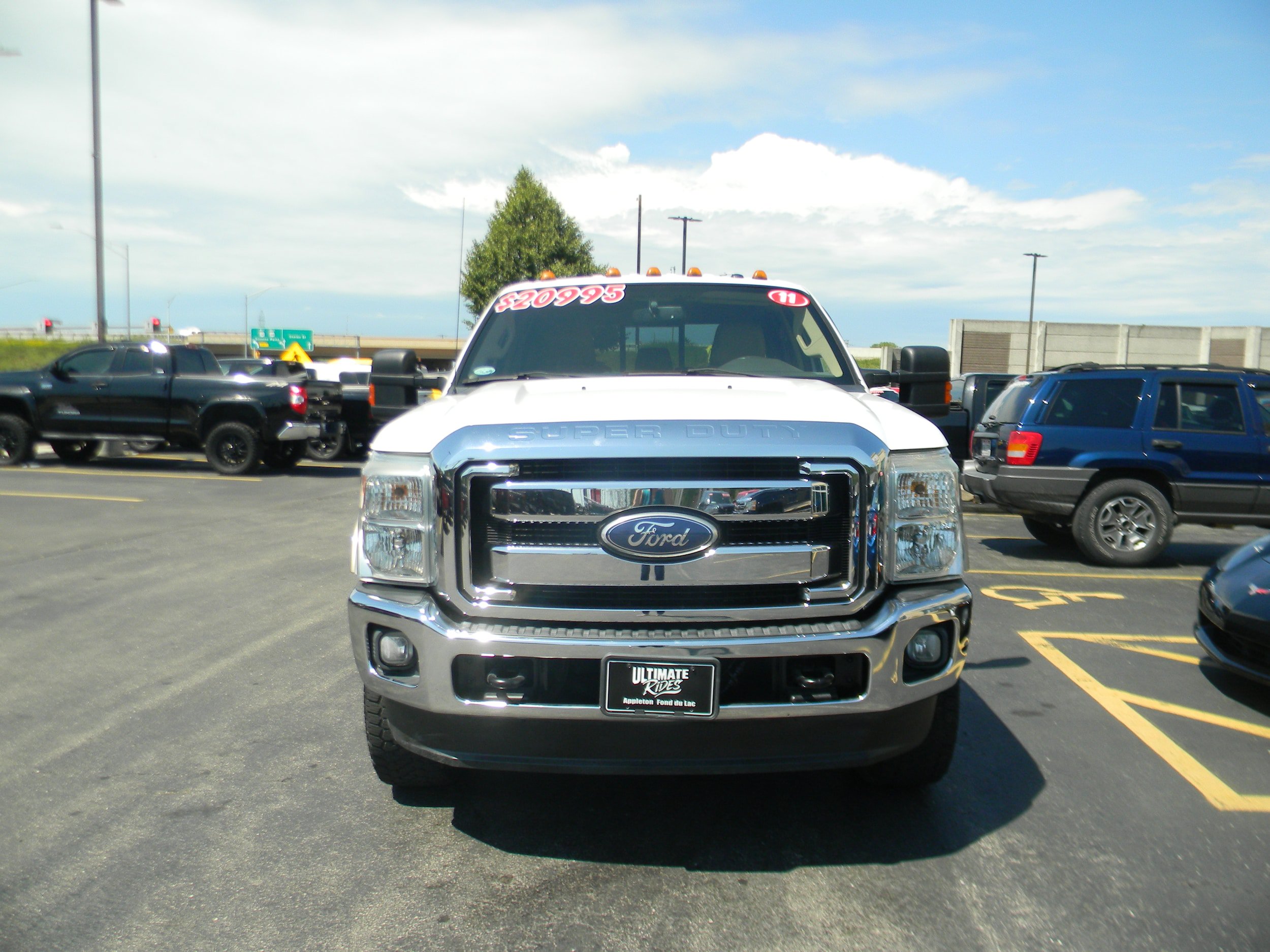 Used 2011 Ford F250 Lariat w/ Lariat Interior Pkg AWD/4WD image 3
